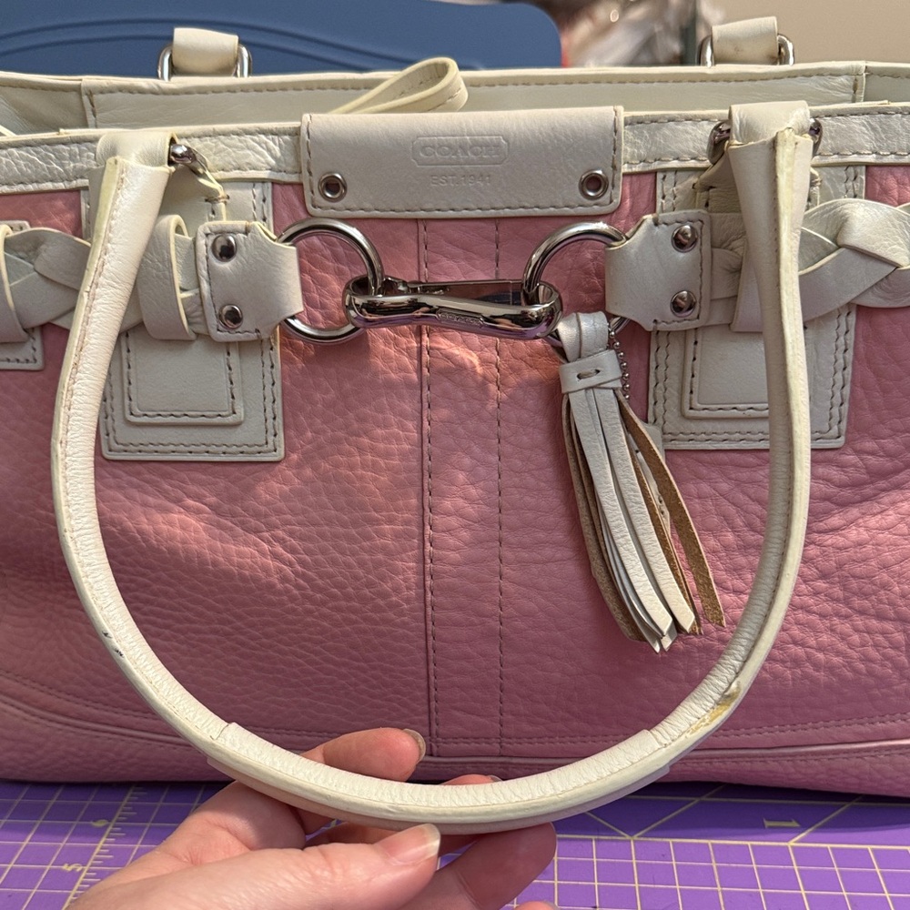 Coach 2008 Baby Pink and White Hampton - Picture 8 of 13